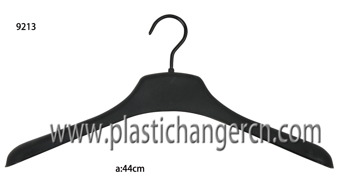 9213 rubber coated coat hanger